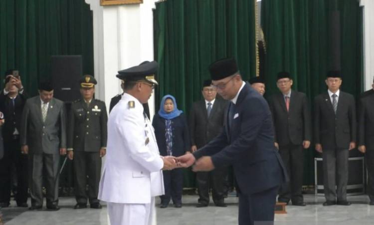 Terdakwa Suap Ini Dilantik Jadi Bupati Cirebon, Begini Kata Ridwan Kamil 