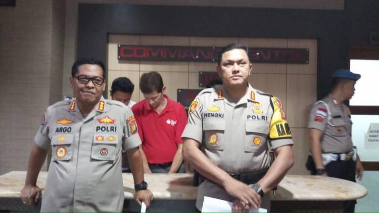 Hengki Sebut Bule Jerry D Gray Juga Jadi Korban Hoax