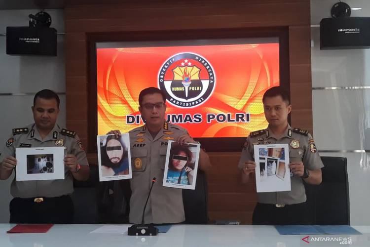 Densus 88 Tangkap Empat Terduga Teroris Kelompok Abu Zahra di Jatibening