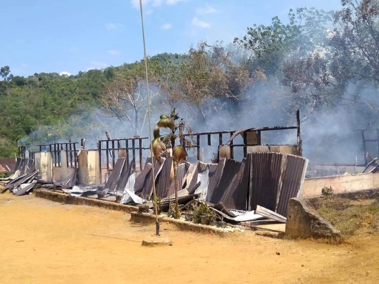 BREAKING NEWS! Tiga Lokal Satu Kantor SDN 153 Raden Anom Ludes Terbakar