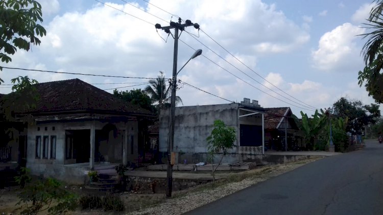Warga Muarojambi Keluhkan Listrik PLN Sering Padam