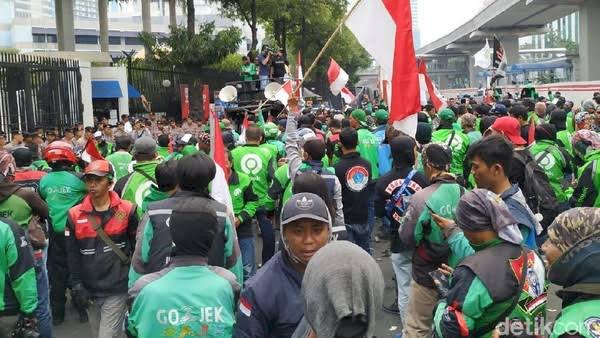 Massa Driver Gojek Demo Kedubes Malaysia, Ini Tuntutannya...