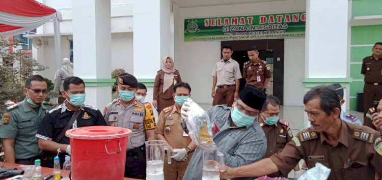 Ketua DPRD & Aparat Blender Sabu di Kejaksaan Merangin
