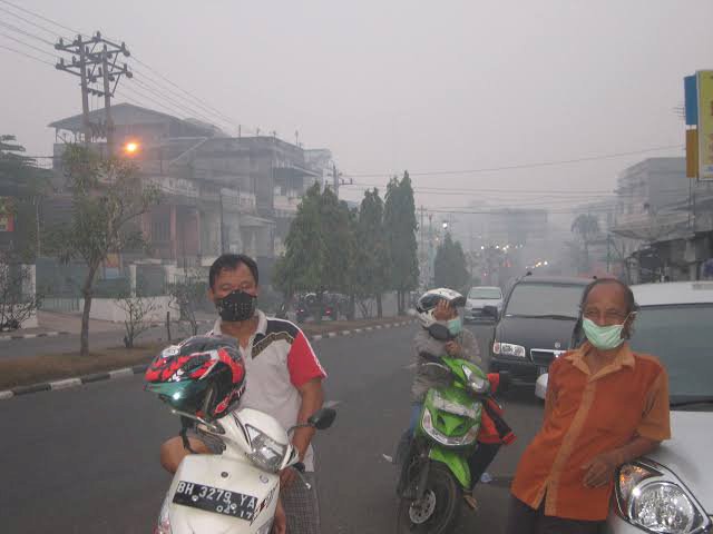 LAPOR PAK PRESIDEN! Akibat Kabut Asap ISPA Capai 11.251 Kasus, Jangan Ada Korban