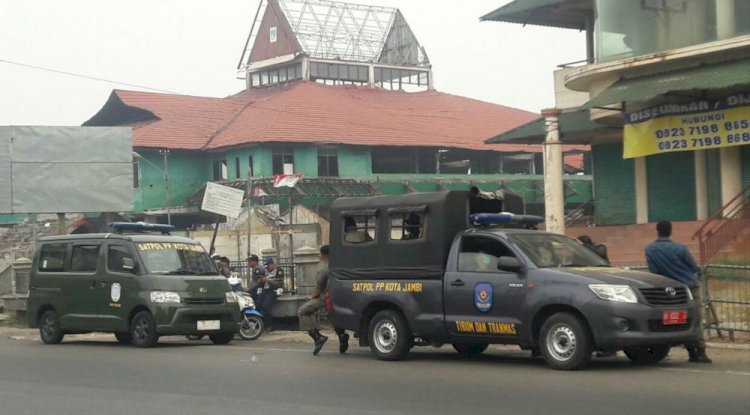 Wawako Maulana Pimpin Penertiban PKL Talang Banjar