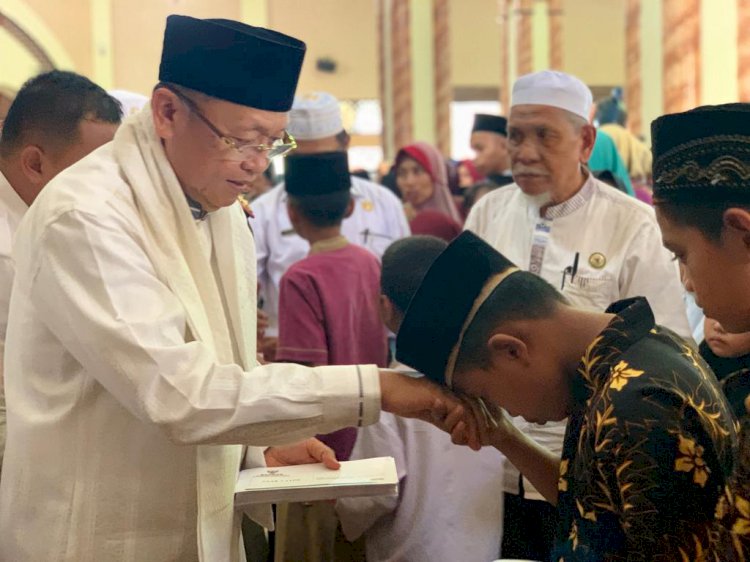 Bupati Sarolangun Santuni 700 Anak Yatim