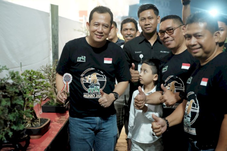 Wabup BBS Buka Pameran dan Kontes Perdana Bonsai dan Suiseki Cabang Muarojambi