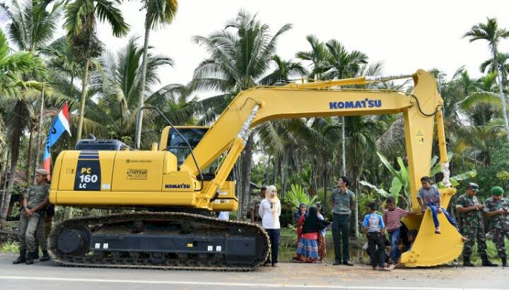 Eskavator Bantuan Zumi Zola untuk Kecamatan Jangkat Lenyap