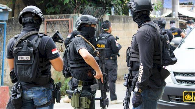 Densus 88 Ringkus Lima Terduga Teroris di Riau