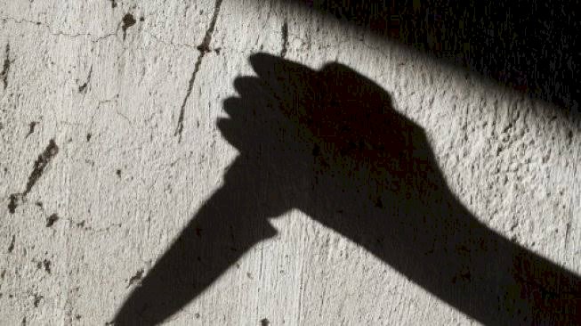 Siswa SMA Tusuk Gurunya Gara-gara Cinta