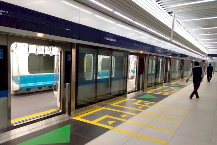 Siapa Pembeli Tiket Pertama LRT Dapat Kejutan!