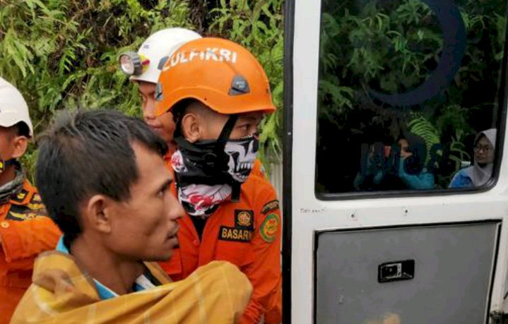 Tim SAR Sukses Selamatkan 9 Penambang Emas Terjebak 500 Meter Dalam Tanah