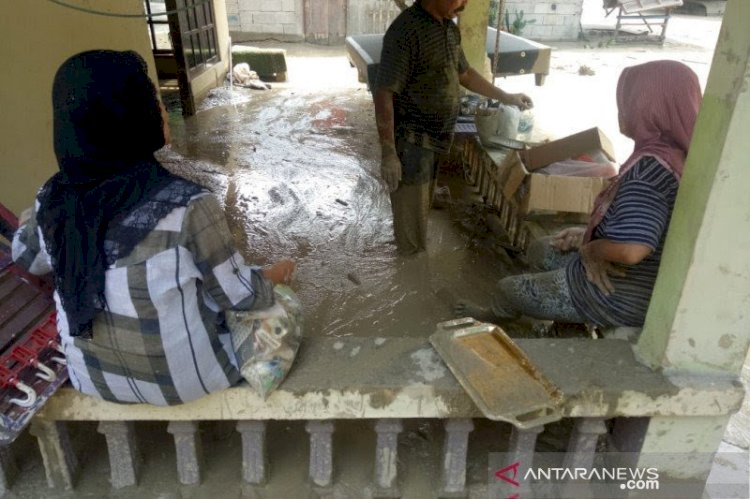 Ratusan Rumah Warga di Melawi Terdampak Banjir Bandang