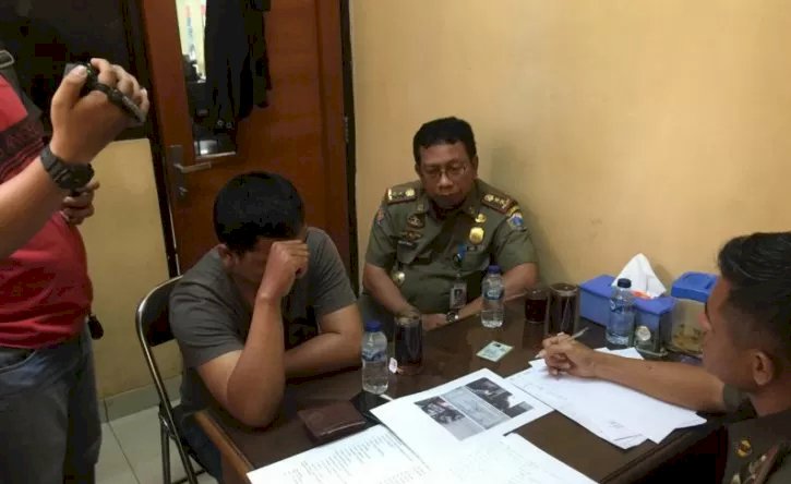 Penipu Proyek Masjid Ini Satpol PP Gadungan, Begini Nasibnya oleh Warga Jatinegara