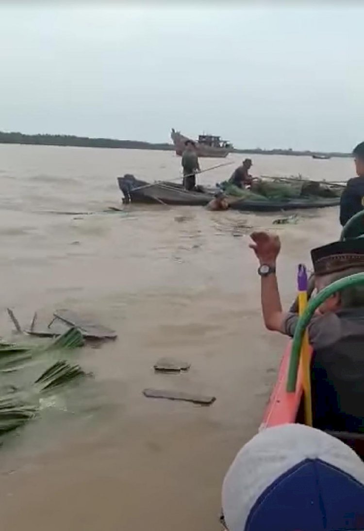Dihantam Gelombang Tinggi, Satu Unit Pompong di Kualatungkal Karam