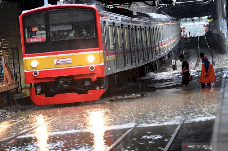 Banjir Genangi Rel, Bikin 4 Kereta Api Jarak Jauh dari Daop 1 Telat Datang