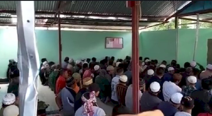 Umat Islam di Sulawesi Utara Ramai-ramai Datangi Masjid yang Dirusak, Mereka Lakukan Ini..