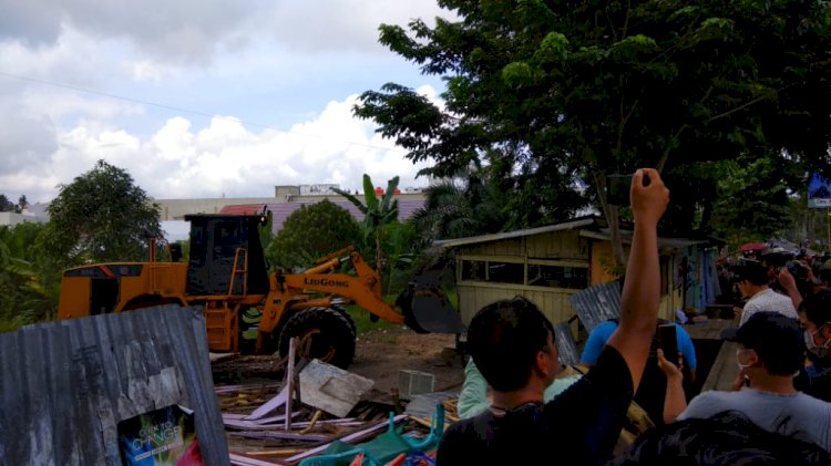 Sempat Ricuh, Eksekusi Tanah di Paal Merah Tetap Dilanjutkan