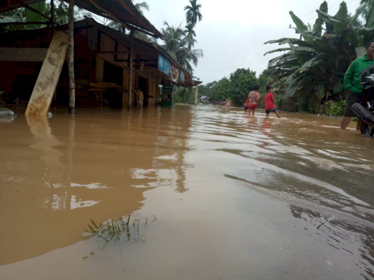 Banjir Bandang Kawasan RT 4 Jujuhan, Puluhan Rumah dan Mushola Terendam
