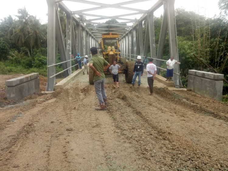 Jembatan Rangka Baja Ini Solusi Jembatan Lama Batang Asam yang Sering Diterjang Banjir