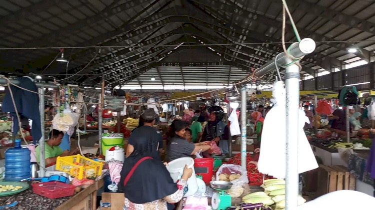 Meski Heboh Covid-19, Aktifitas Pasar Angsoduo Tetap Normal